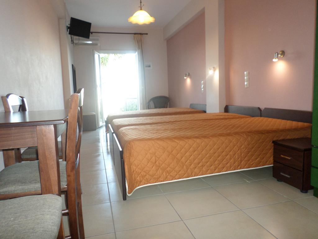 Krystallia Apartments Dassia  Buitenkant foto